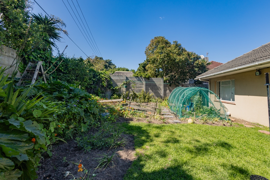4 Bedroom Property for Sale in Kenridge Western Cape